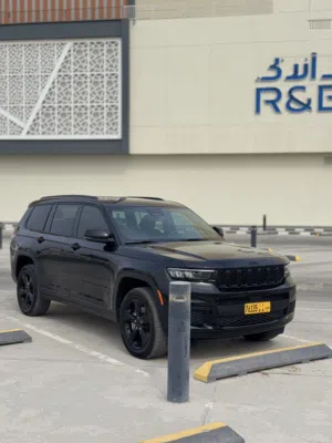 جراند شيروكي 7 ركاب 2023