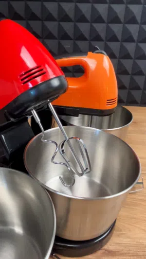 عجانه و ايضا خلاط بنفس الوقت