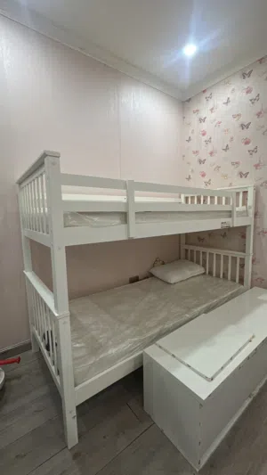 سرير شبه جديد غير مستعمل نهائيا من محلات سنتر بوينت /