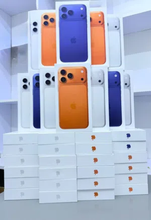 ايفون 17 برو  السيلفر ، متوفر بذاكرة 256GB النسخة اليابانية ضمان ابل ستور سنة جديد