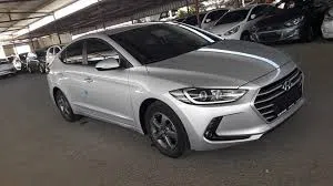 هيونداي أفانتي للإيجار شهري فقط