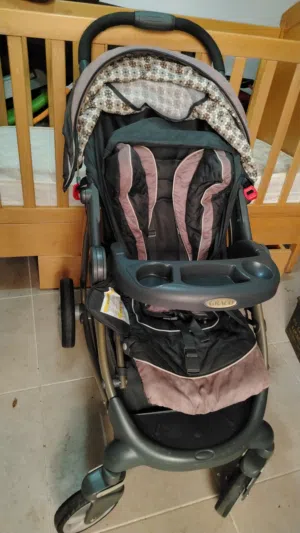 عرباية أطفال للبيع