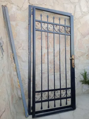 باب حديد أمان