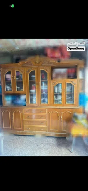 معرض كتب او مواد منزليه او مواعين