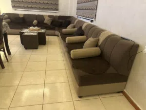 طقم كنب كورنر (L-Shape) + طقم طاولات وسط
