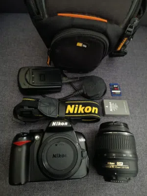 Nikon D3000 DSLR - Full Kit - 18-55mm Lens - Ready to Use