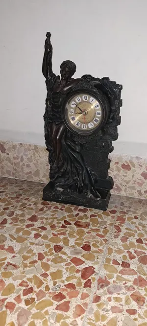 Art Nouveau Design Statue Mantle clock