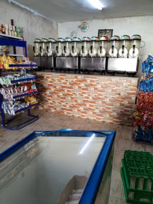 ماكنات سلاش وثلاجه ستاند وسط