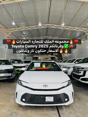 تويوتا كامري 2025 فل 1/1 للبيع او للمراوس السعر اتصل وتتفاجى بي سياره ضمان ساس 8 تبديلات دهن بلاش