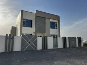 فيلا كبيره بتصميم فخم وراقي في العامرات الحاجر - حيم