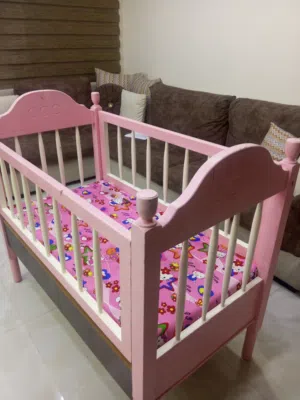 سرير اطفال