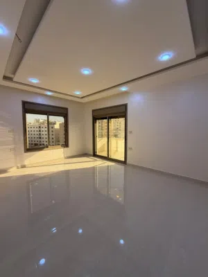 شقة طابق الثالث مع رووف وترس سوبر ديلوكس في أجمل مناطق منطقة طبربور