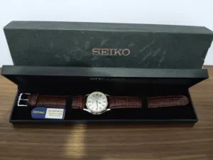 ساعة Seiko Original موديل SNF481J1 بحالة جديدة كسر زيرو ولم تُستخدم.