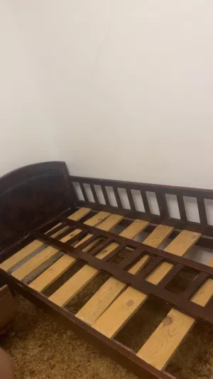 سرير فردي مستعمل للبيع استعمال نضيف