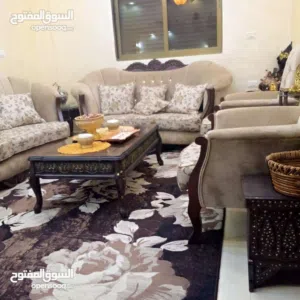 للبيع طقم كنب تفصيل خشب زان وسويد للبيع