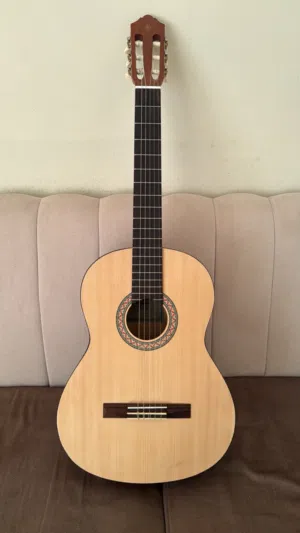جتيار كلاسيكي ياماها C40