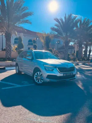 سياره-سكودا-كميك-للبيع-لون-رمادي