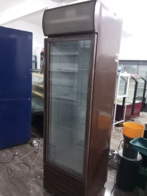 ثلاجات.وشلف ارفف فليزر مكينة ايسكريم