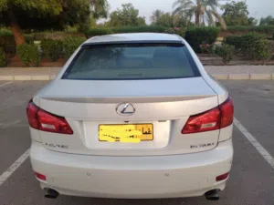 لكزس is 300 موديل 2007.............................................................................