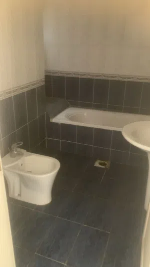شقةواسعة بسعر مميز ( Property 41732 )-164619