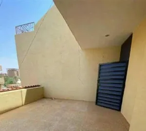 More than 6 bedrooms . 4 Bathrooms . 250 m20