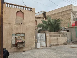 بيت للبيع قرب فلكة العروس