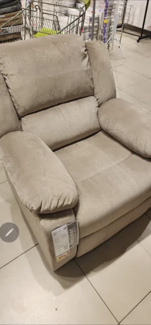 للبيع كرسي تقريبا جديد