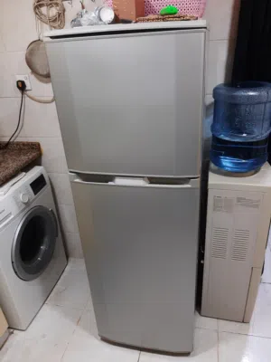 براد في حاله جيده للبيع