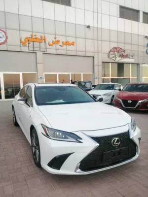 Used Lexus ES in Muscat
