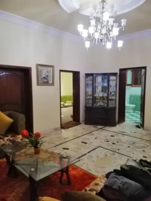 منزل للبيع في غوط الشعال بالقرب من جزيرة غوط الشعال علي الطريق السريع