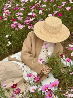 خارج الهامش 