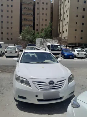 تويوتا كامري بحاله ممتازه جير مكينه شاصي تكييف تلج داخليه وديكورات بحاله ممتازه شاشه ماشي 230الف