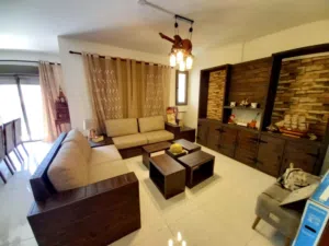 طقم كنب مع مكتبة خشب شوح