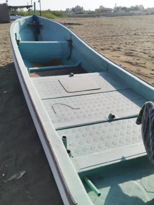 قارب فقط للبيع 20قدم جاهز مايريد اي شي ابد مع ملكيه ومرفع 650قابل ملكيه حره توصل