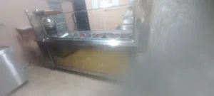 عدة مطعم للبيع