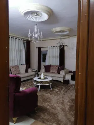 شقه للبيع  بسعر لقطه مقابل البوابة الجنوبيه جامعة ال البيت مساحه 120 متر طابق ثالث 23.000 بسعر لقطه