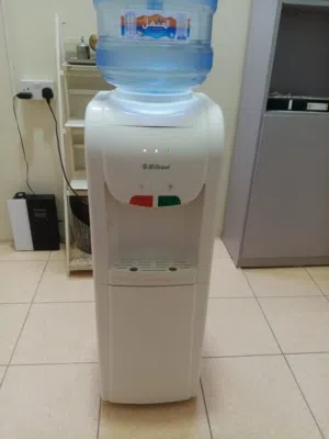 Water Dispenser in Excellent Condition مبرد ماء