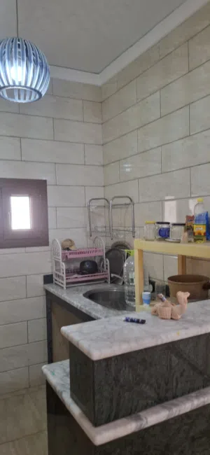 استراحة للبيع فى وادي الربيع القيو مساحة الأرض 350 متر  والاستراحة ملقوف فى حدود 50 متر