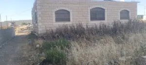 4 Bedrooms . 2 Bathrooms . 137 m22