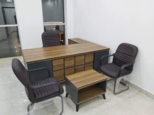 مكتب مدير مع جانبية ادراج وطاولة بسعر منافس والتوصيل مجاني داخل عمان