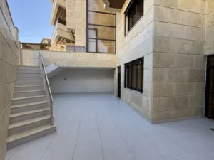 250 m2 3 Bedrooms Apartments for Sale in Amman Al Bnayyat