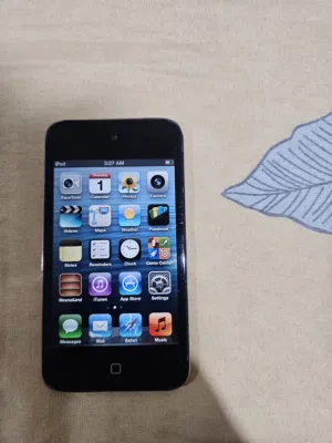 Apple iPod Touch 4th Generation32 Black  battery  backup very good