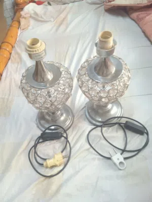 عدد 2 اباجوره لغرفة النوم للبيع