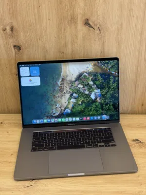 MacBook Pro 2019. 16 RAM. 512 SSD. Core i7. 16-inch