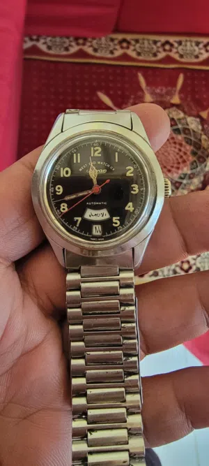 ساعه سويسريه شغاله وكاله للبيع