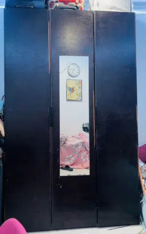 خزانة/cupboard/wardrobe