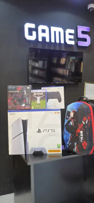 بلايستيشن 5 سليم (نسخة الأقراص) 1 تيرا + جهاز تحكم إضافي + لعبة FC25 + سماعة رأس + حقيبة  ضمان استب