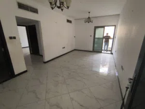 للعائلات بعجمان (غرفه وصاله مع 2حمام وبلكونه ببنايه عائليه فقط )بسعر مغري