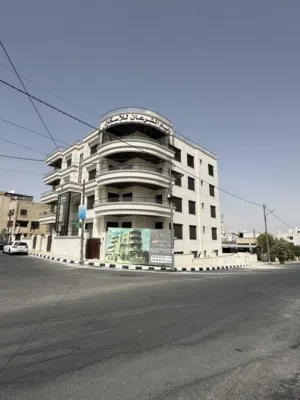 شقه طابق ارضي في ام السماق تشطيب سوبر ديلوكس مساحه 225م