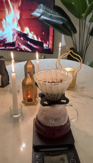 طاوله رخام كبيره وفخمه جداً السعر 2000 قابل للتفاوض